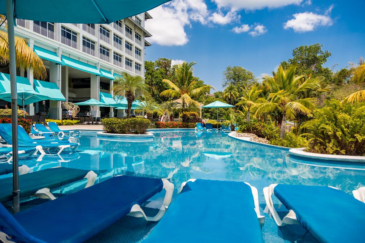 Gran Evenia Bijao Hotel Santa Clara  Exterior foto The swimming pool at the hotel